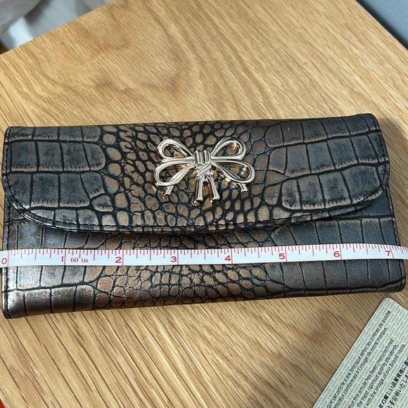 Croc snake style wallet not sure of authenticity - Picture 11 of 13